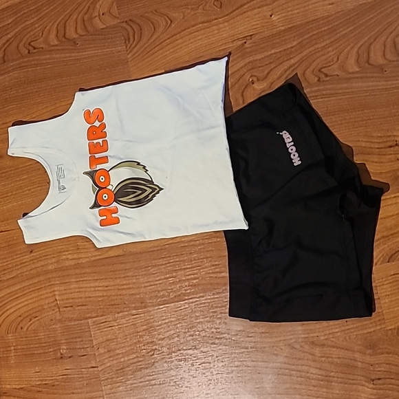 Hooter's xs uniform set - Picture 4 of 11